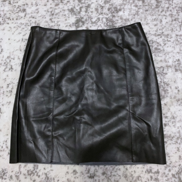 H&M Dresses & Skirts - NWT H&M Leather Skirt with Zipper